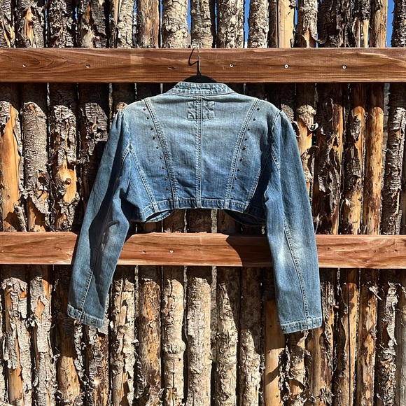 Cropped jean jacket - Picture 2 of 10